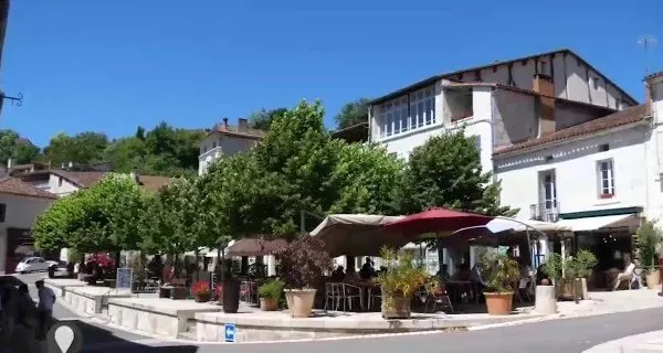 Restaurant avec terrasse à Aubeterre sur Dronne
