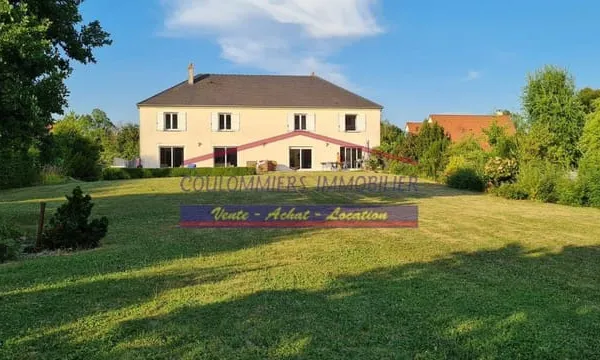 Maison 11 pièces 360 m²