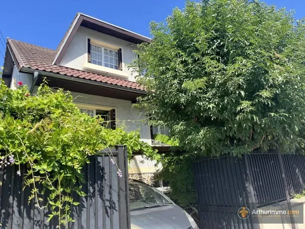 Maison 8 pièces 177 m²