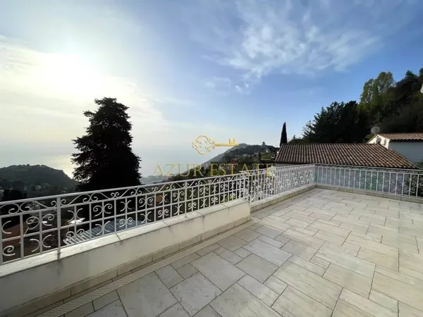 Villa 5 pièces 240 m²