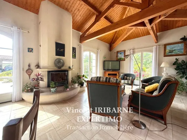 Maison 7 pièces 202 m²