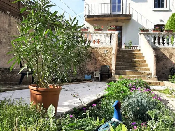 Maison 7 pièces 180 m²