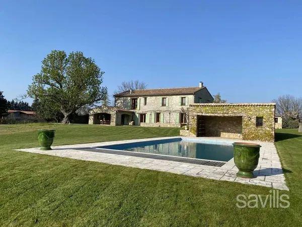 Villa 10 pièces 308 m²