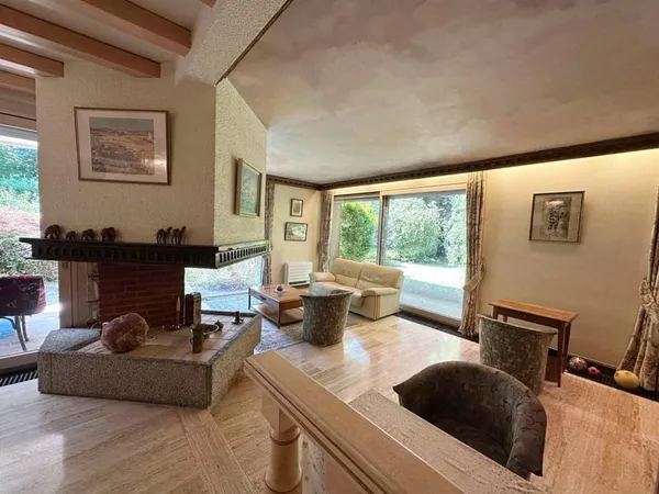 Villa 10 pièces 315 m²