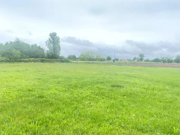 Terrain constructible 900 m²