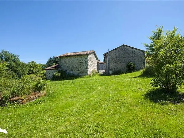 Maison 4 pièces 205 m²