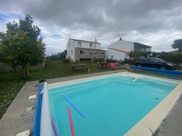 Maison 8 pièces 180 m²