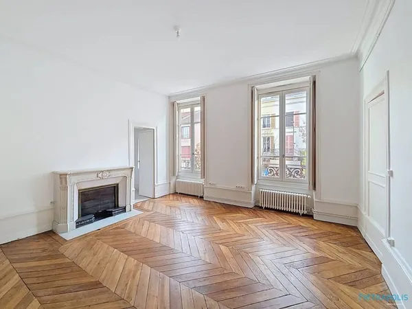Appartement 6 pièces 225 m²