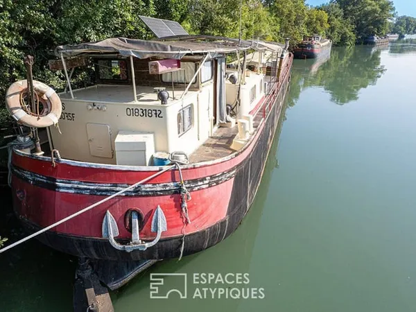 Péniche 6 pièces 180 m²