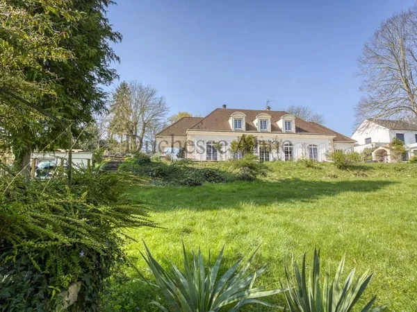 Maison 7 pièces 220 m²