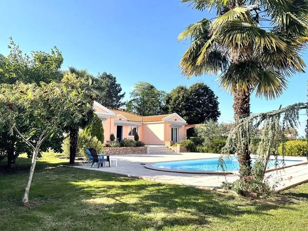 Maison de plain-pied 6 pièces 170 m²