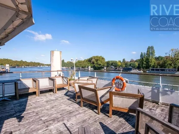Péniche 350 m²