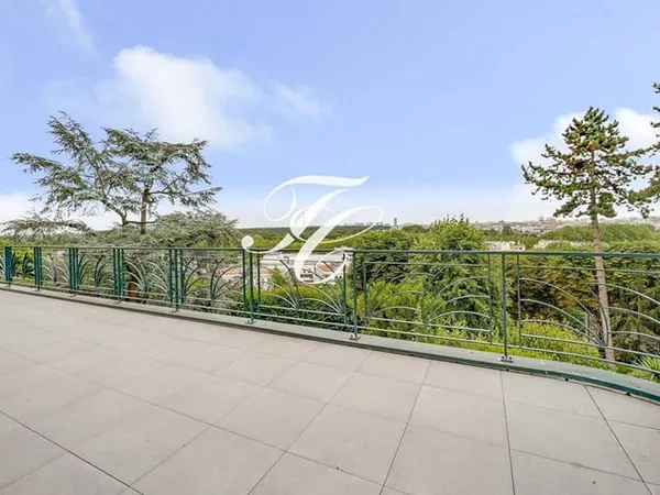 Maison 10 pièces 440 m²