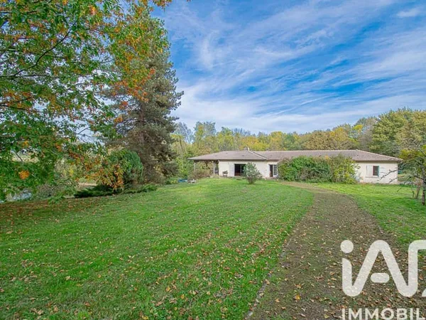 Maison de plain-pied 10 pièces 218 m²