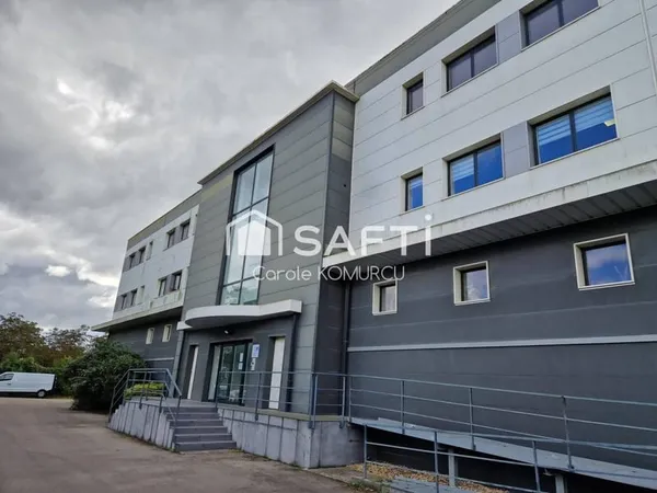 Bureau 184 m²