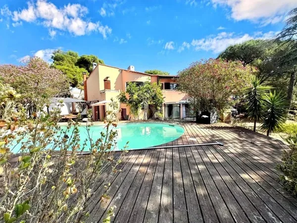 Villa 6 pièces 156 m²
