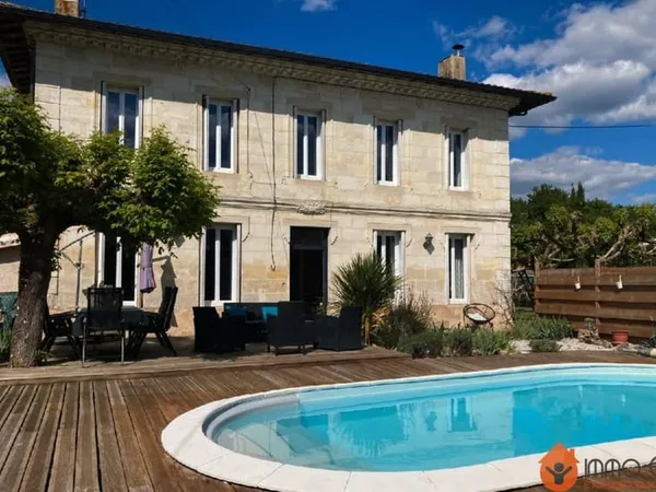 Maison 7 pièces 180 m²