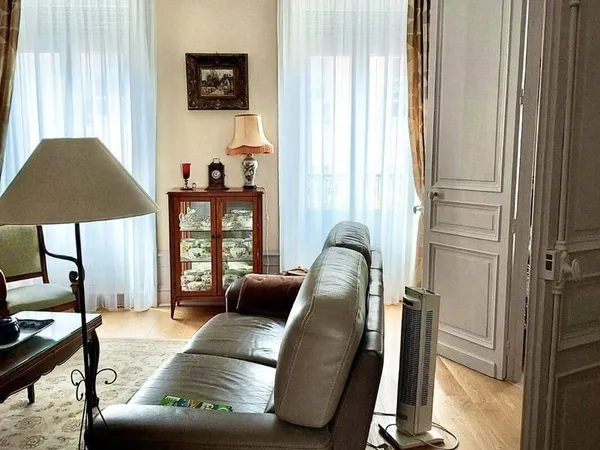 Appartement 5 pièces 153 m²