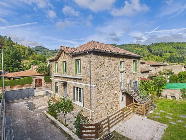 Maison 7 pièces 180 m²