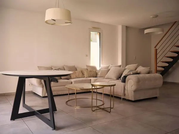 Maison 6 pièces 160 m²