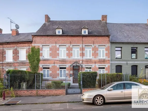 Maison 8 pièces 240 m²