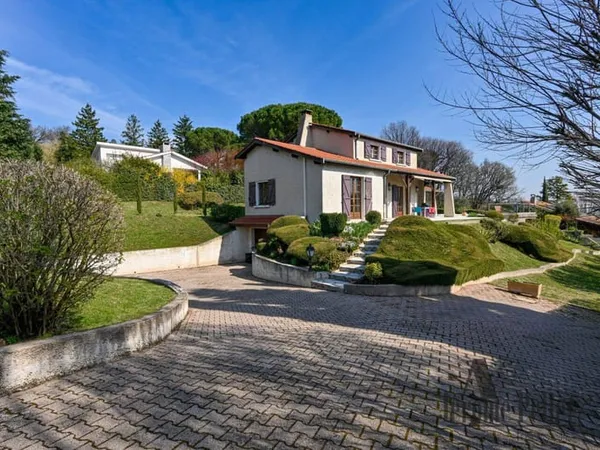 Maison 5 pièces 150 m²