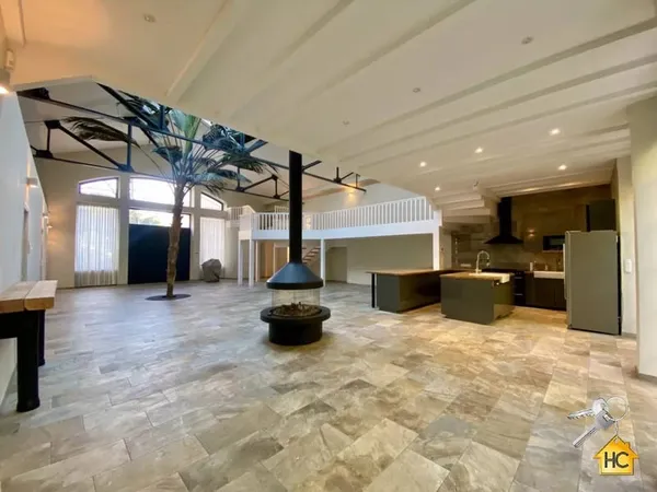 Loft 7 pièces 314 m²
