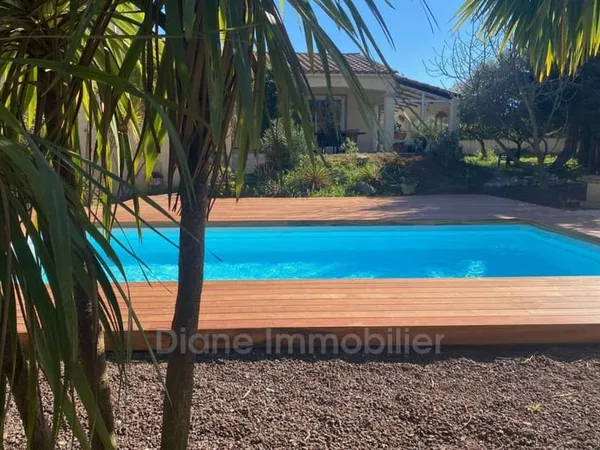 Villa 6 pièces 160 m²