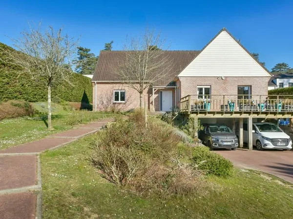Maison 9 pièces 222 m²
