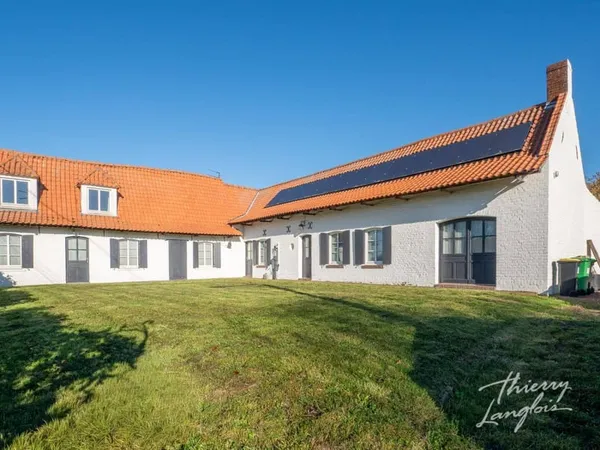 Maison 7 pièces 240 m²