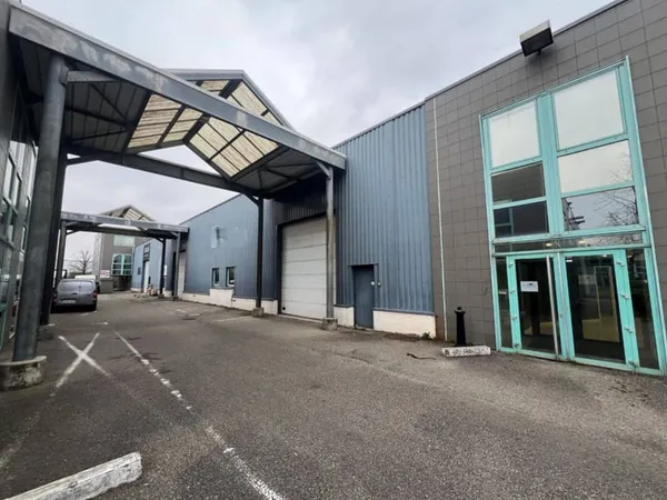 Local d'activité 750 m²