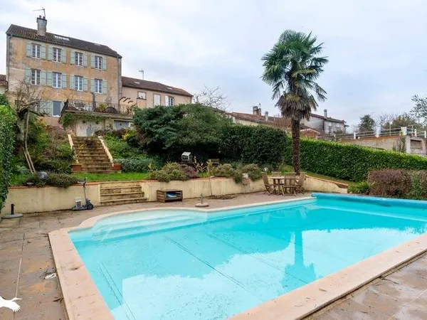 Maison 13 pièces 365 m²