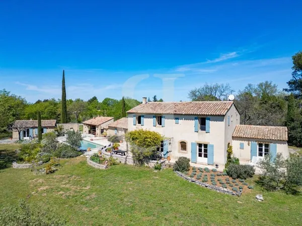 Mas provençal 6 pièces 200 m²