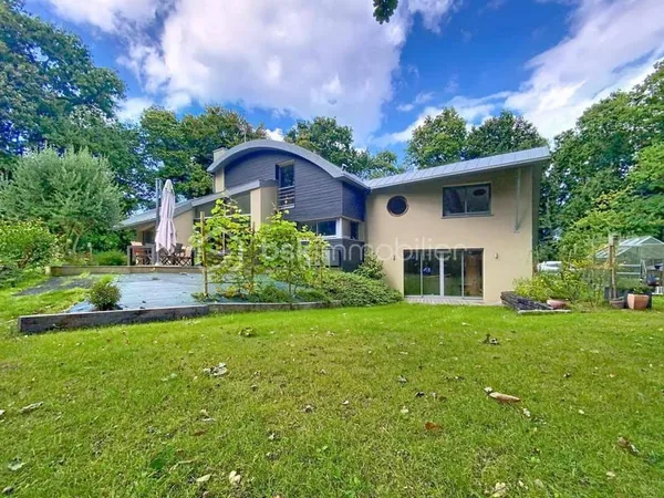 Maison 6 pièces 240 m²