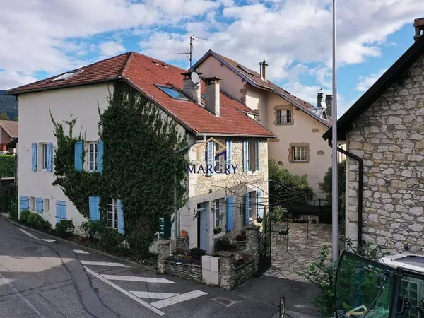 Maison 9 pièces 277 m²