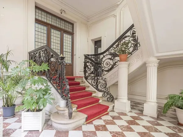 Appartement 7 pièces 275 m²