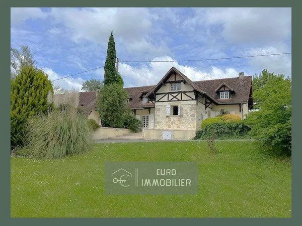 Maison 8 pièces 230 m²