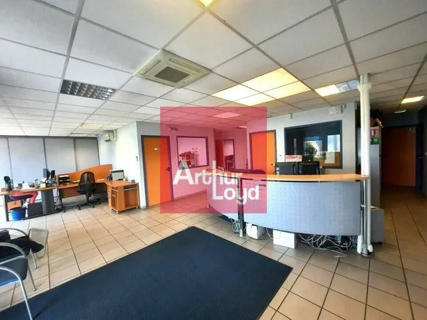 Bureau 283 m²