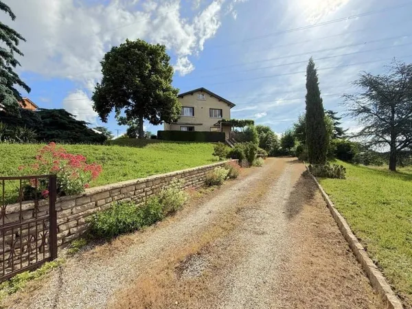 Maison 10 pièces 199 m²
