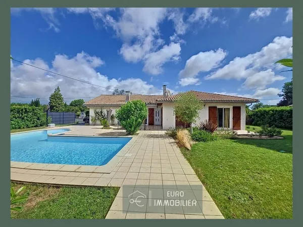 Maison de plain-pied 6 pièces 151 m²