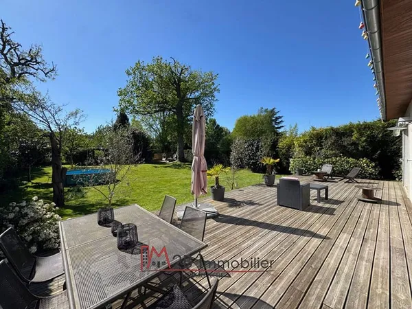 Maison 8 pièces 190 m²