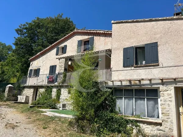 Mas provençal 3 pièces 228 m²