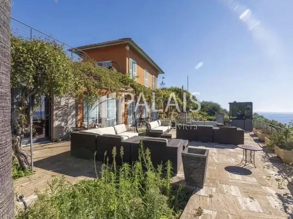 Villa 5 pièces 335 m²