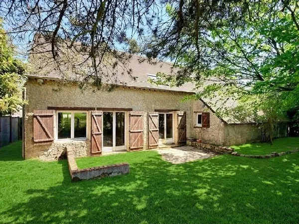 Maison 8 pièces 242 m²