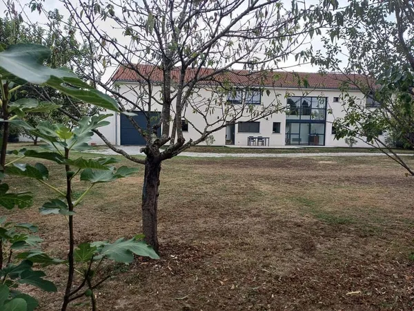 Maison 6 pièces 338 m²