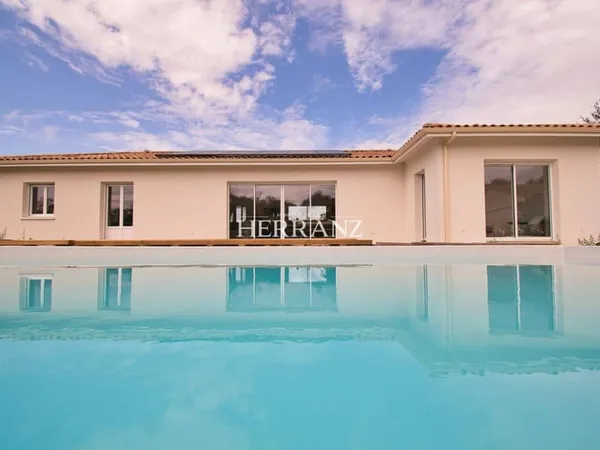 Maison de plain-pied 6 pièces 139 m²