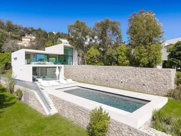 Villa 5 pièces 220 m²