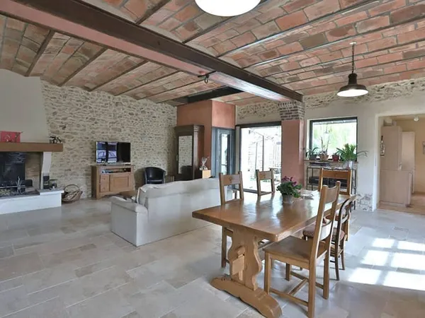 Maison 7 pièces 210 m²