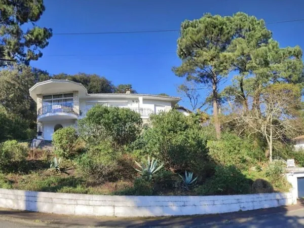 Villa 8 pièces 250 m²