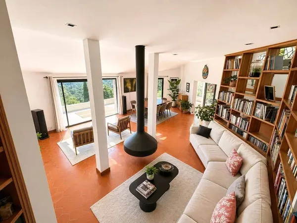Maison de plain-pied 7 pièces 160 m²